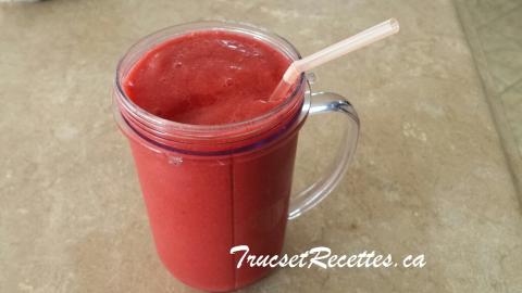 Smoothie glacé aux fruits